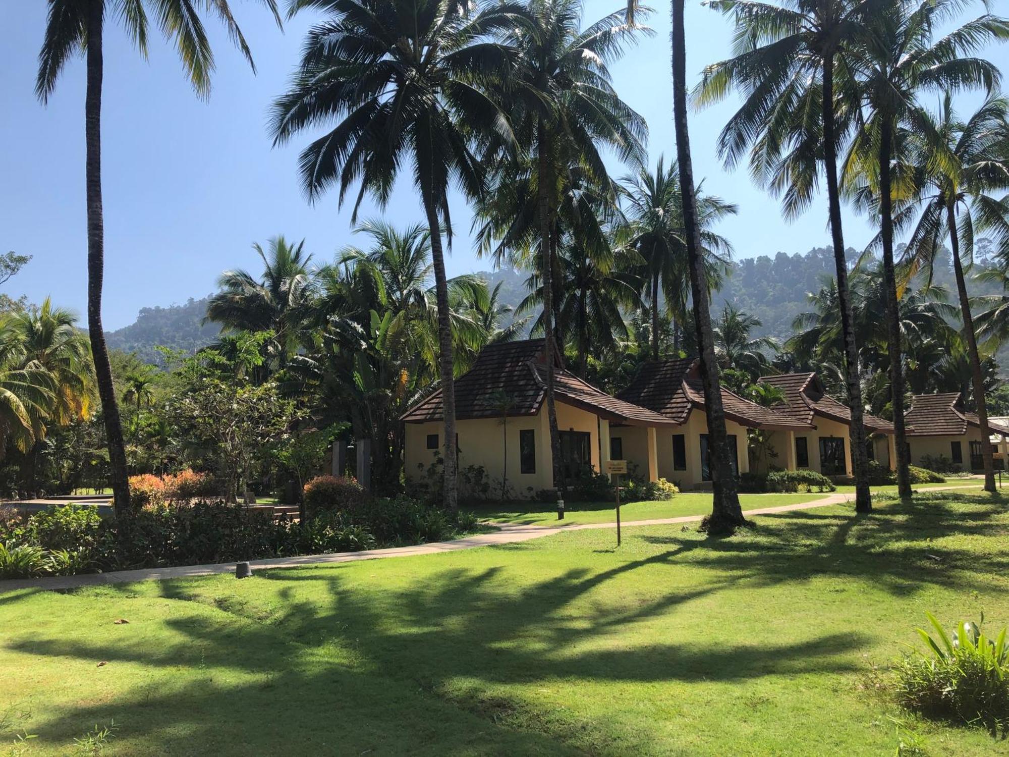 Tempat peranginan Nang Thong Khao Lak